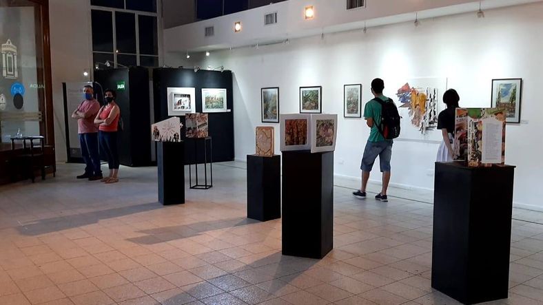 Las artistas Marcela Brizuela y Cecilia Guaragna en el ECA Sur