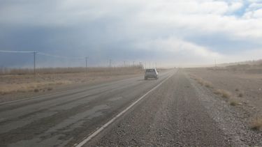 El Zonda provoca escasa visibilidad en Ruta 40 Norte.