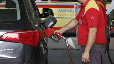 Tras la suba de los combustibles de YPF, se esperan nuevos aumentos en las otras marcas