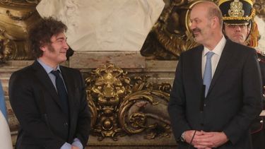 Gobierno de Javier Milei proyecta recorte del 10% en el empleo público: unos 28.000 puestos en la mira Gobierno de Javier Milei proyecta recorte del 10% en el empleo público: unos 28.000 puestos en la mira