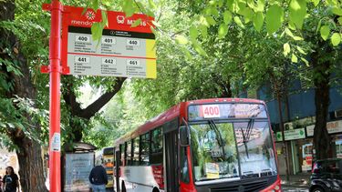 falta gasoil en mendoza: cual es la situacion de los micros del transporte publico