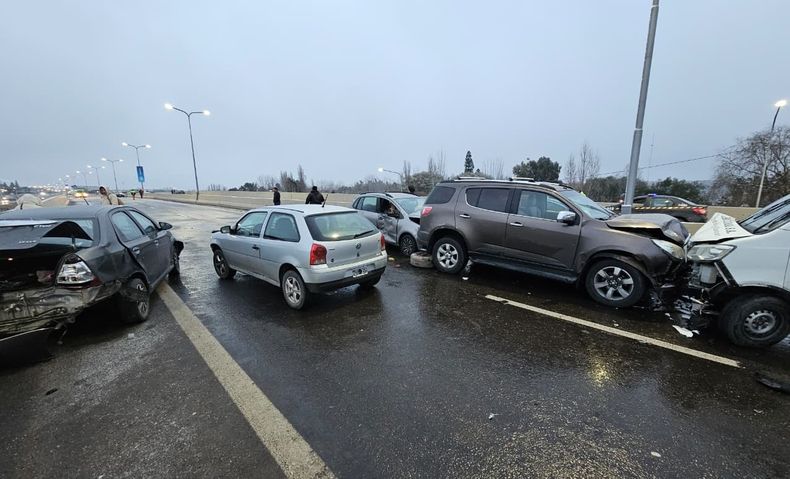Uno de los accidentes viales en el Acceso Sur.&nbsp;