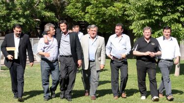 Sitio Andino | Mezclados: Carlos Ciurca, Jorge Giménez, Alejandro Bermejo, Rubén Miranda, Paco Pérez, Juan Agulles y Sergio Salgado. Atrás, Martín Aveiro.