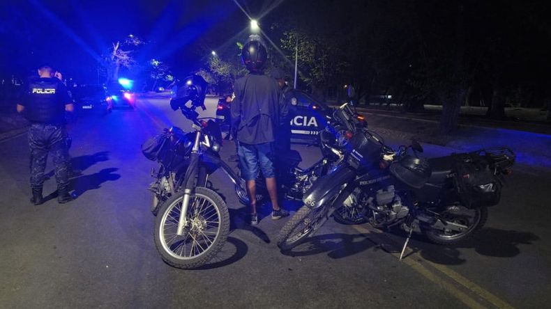 La Policía de Mendoza intensificó los operativos contra las motos stunt y las maniobras peligrosas en la vía pública.