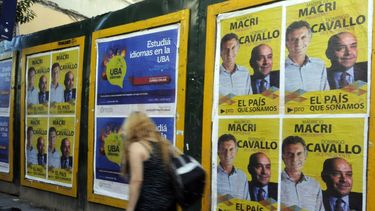 aparecen afiches con la supuesta formula mauricio macri-domingo cavallo