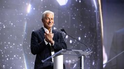 La élite de empresarios que acompañó al CEO de JP Morgan en su gala en el Colón. La élite de empresarios que acompañó al CEO de JP Morgan en su gala en el Colón.