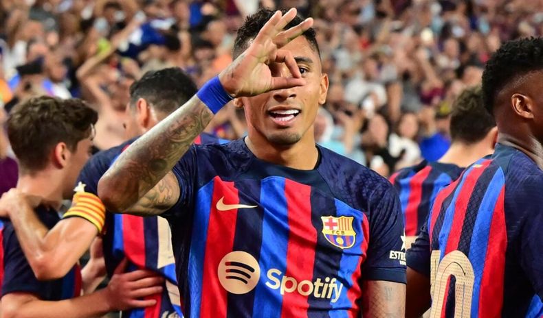 El clásico español fue para el Barcelona con gol de Raphinha