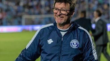 Alfredo Berti valoró el carácter y la inteligencia táctica de Independiente Rivadavia en el triunfo que lo dejó como único líder. Alfredo Berti valoró el carácter y la inteligencia táctica de Independiente Rivadavia en el triunfo que lo dejó como único líder.