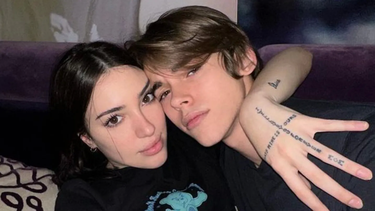Felipe Fort subió una foto hot junto a su novia.