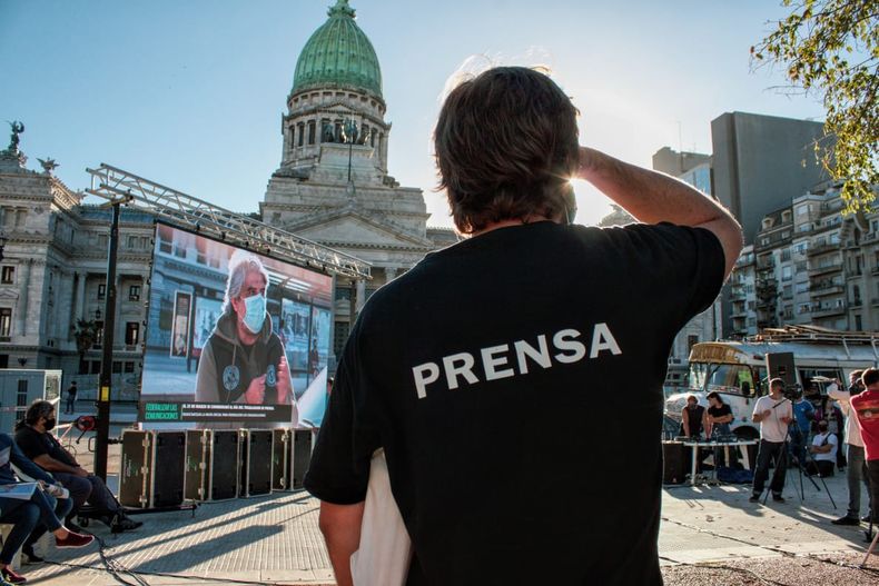 Salió el decreto que suspende la pauta oficial.