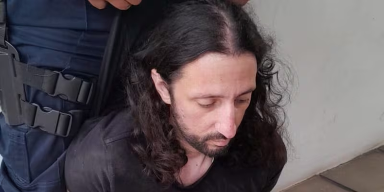 Pablo Laurta, es un hombre de nacionalidad uruguaya, quien se presentaba en sus redes sociales como un importante empresario y académico